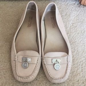 Cream Micheal Kors Loafers